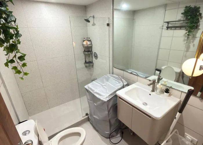 Az Sweet 2br A Venue Residences Poblacion Makati Aparthotel 4*