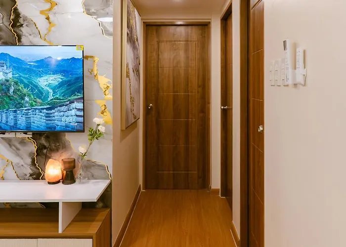 Az Sweet 2br A Venue Residences Poblacion Makati 4*