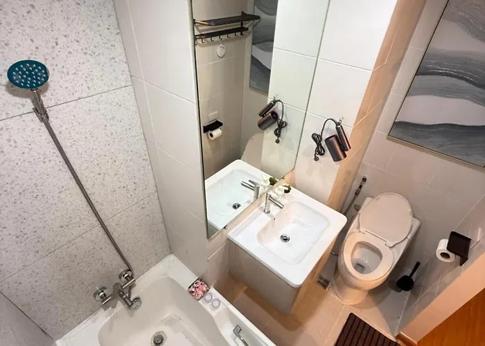 Aparthotel Az Sweet 2br A Venue Residences Poblacion Makati
